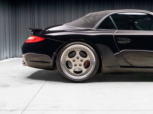 Used 2009 Porsche 911 Cabriolet image 32