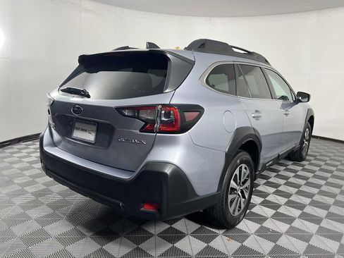 Used 2024 Subaru Outback Premium AWD/4WD image 11