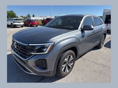 Certified 2025 Volkswagen Atlas Cross Sport SE AWD/4WD image 1