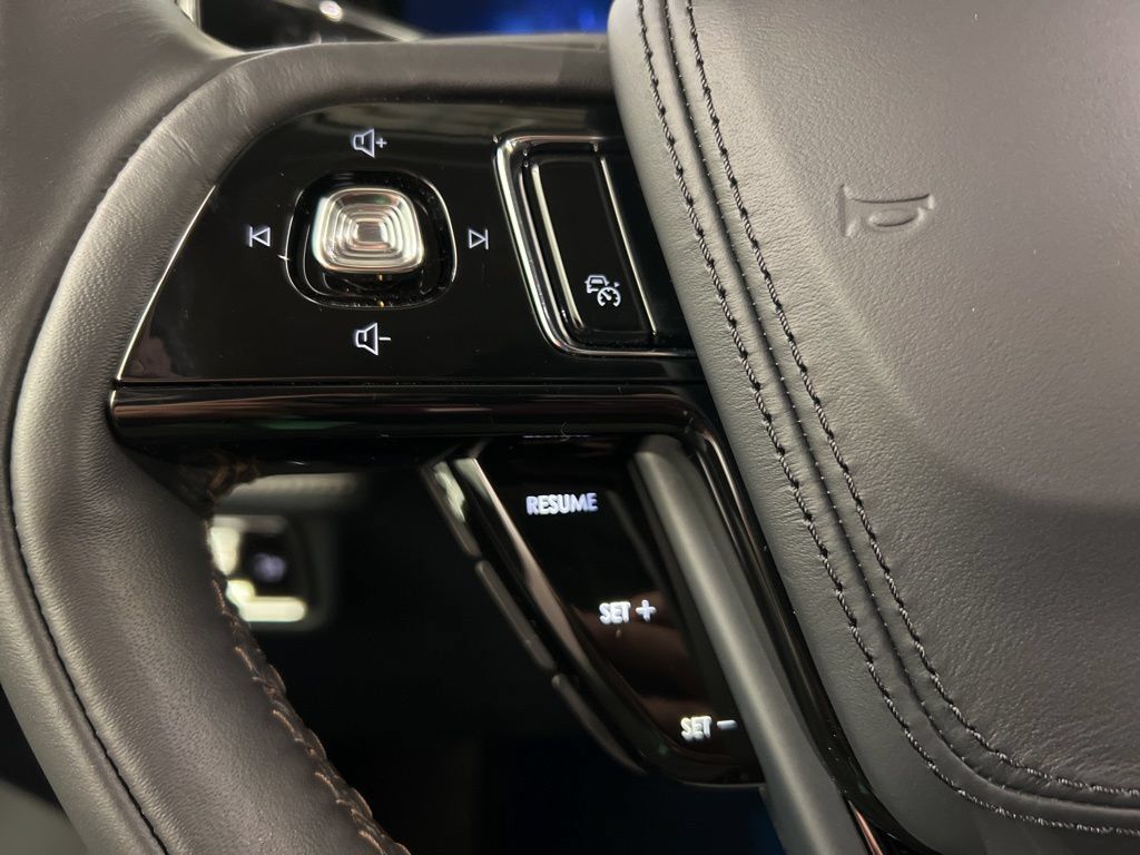 Used 2026 Lincoln Aviator Reserve AWD/4WD image 18