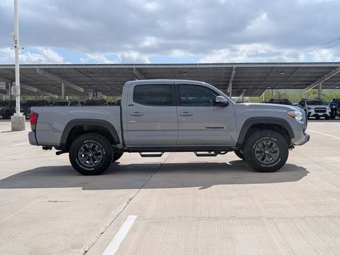 Used 2021 Toyota Tacoma SR5 w/ Trail Edition image 6