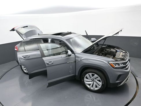 Used 2021 Volkswagen Atlas Cross Sport SE image 36