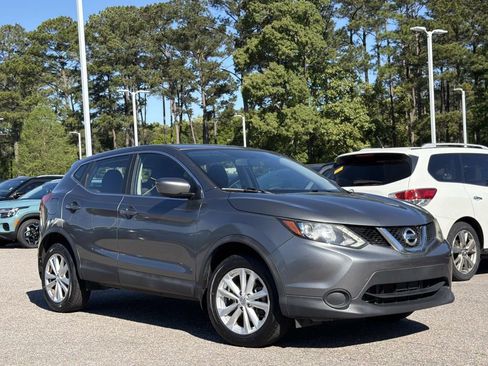 Used 2017 Nissan Rogue Sport S w/ S Appearance Package image 1