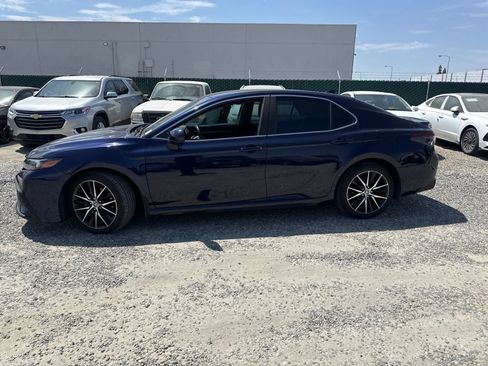 Used 2021 Toyota Camry SE FWD image 8
