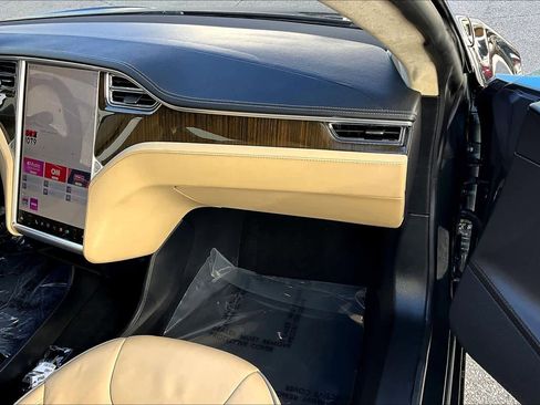 Used 2013 Tesla Model S Performance image 17