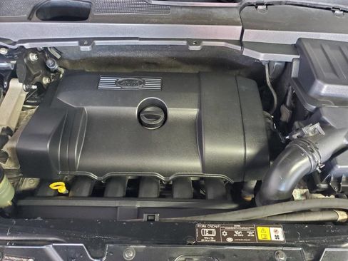 Used 2010 Land Rover LR2 HSE image 4