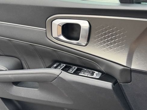 Used 2023 Kia Sorento SX image 24