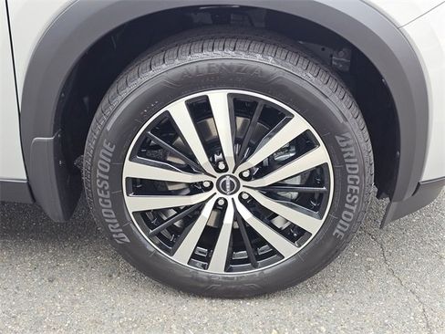 New 2025 Nissan Pathfinder Platinum w/ Cargo Package image 11