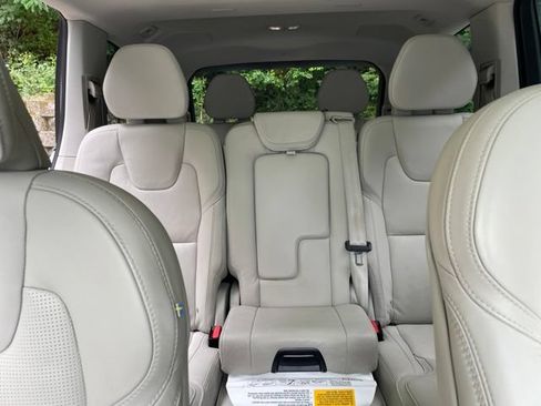 Certified 2025 Volvo XC90 T8 Ultra w/ Protection Package Premier AWD/4WD image 17