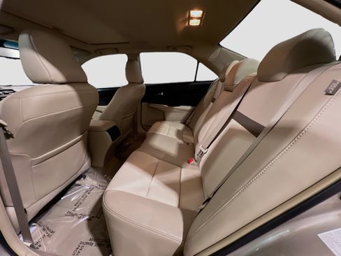 Used 2014 Toyota Camry XLE w/ Leather Package image 17