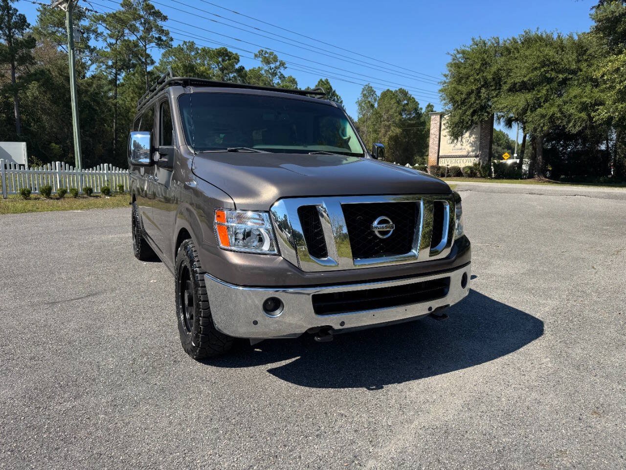 Used 2017 Nissan NV 3500 SL RWD image 36