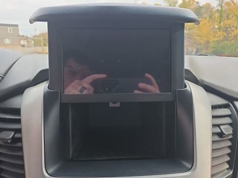 Used 2017 GMC Yukon SLE w/ HD Trailering Package image 35