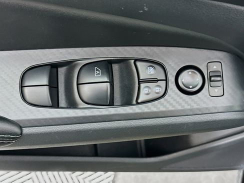 Used 2025 Nissan Altima 2.5 SV image 15