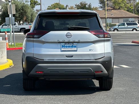 Used 2023 Nissan Rogue SV FWD image 10