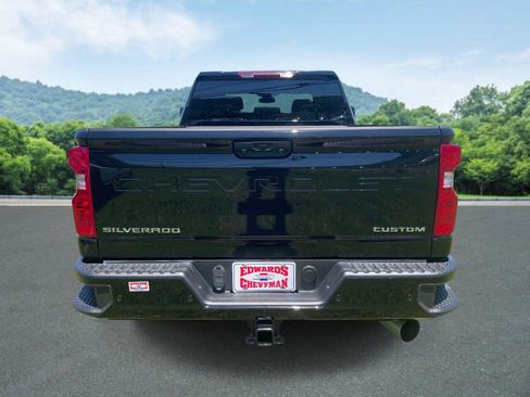 Used 2025 Chevrolet Silverado 2500 Custom w/ Custom Value Package AWD/4WD image 21