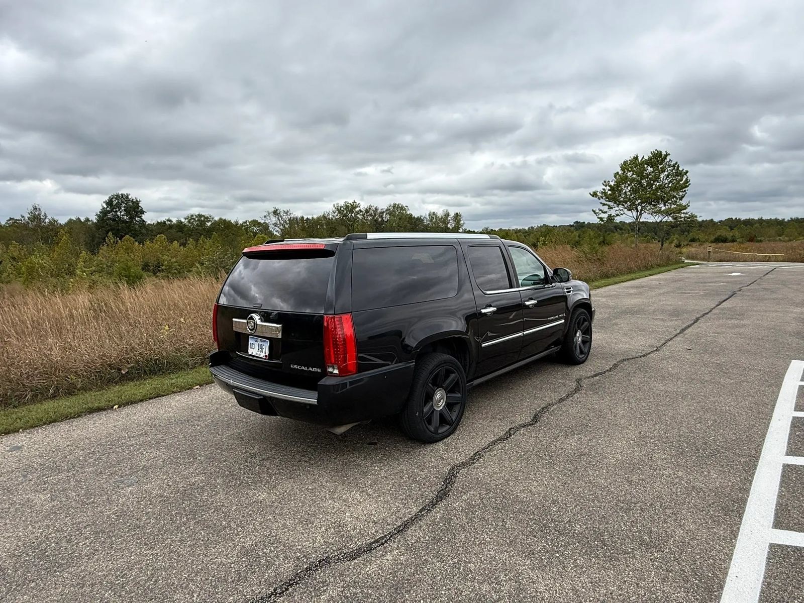 Used 2008 Cadillac Escalade ESV AWD image 3