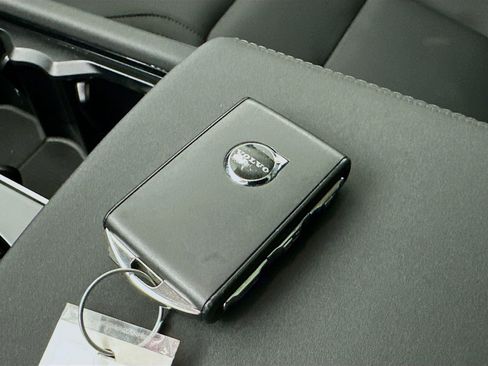 Used 2025 Volvo XC90 B6 Plus AWD/4WD image 49
