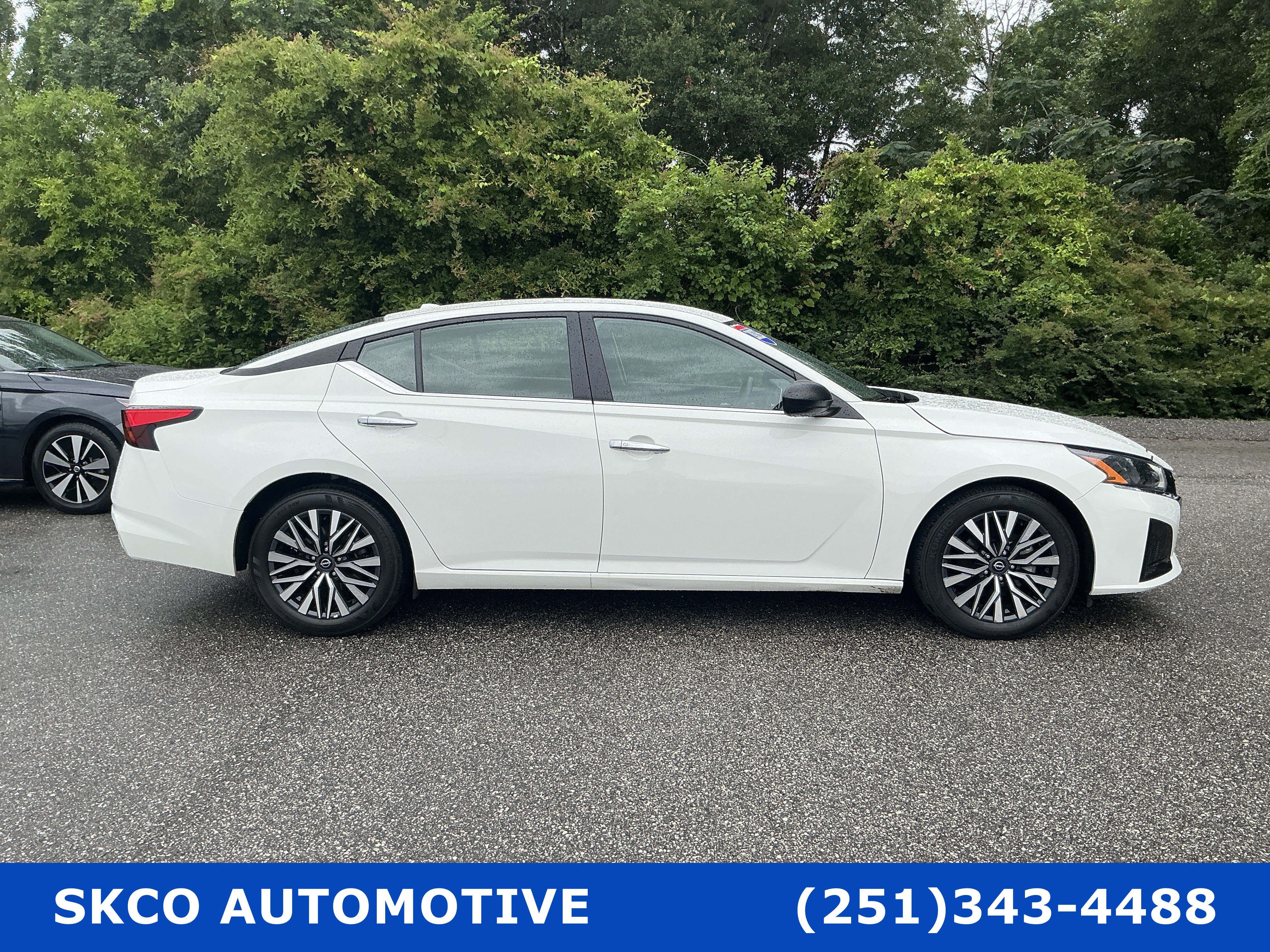 Used 2025 Nissan Altima 2.5 SV FWD image 6