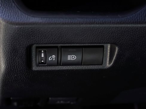 Used 2021 Toyota RAV4 XLE w/ Carpet Mat Package (TMS) AWD/4WD image 18