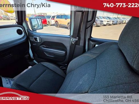 Used 2024 Jeep Wrangler Sport S image 11