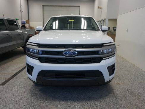 Used 2024 Ford Expedition Max XLT image 2