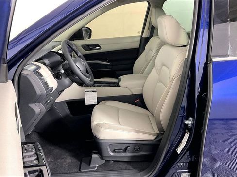 New 2026 Nissan Pathfinder SL AWD/4WD image 14