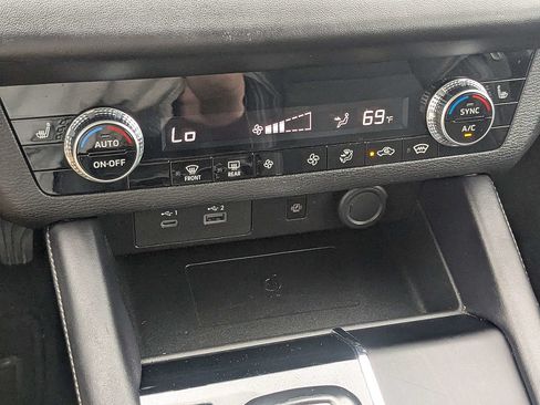 Used 2024 Mitsubishi Outlander SE AWD/4WD image 23