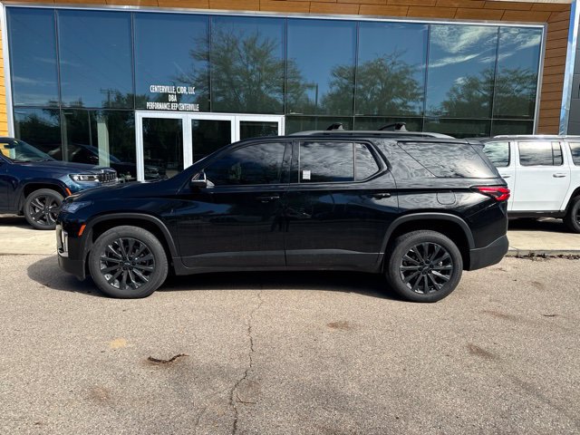 Used 2023 Chevrolet Traverse RS w/ LPO, Floor Liner Package AWD/4WD image 2