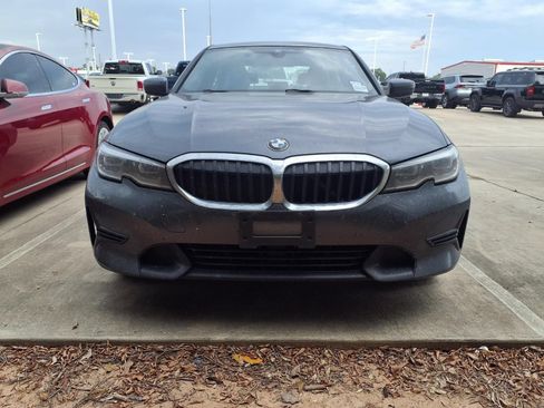 Used 2020 BMW 330i Sedan w/ Convenience Package RWD image 3
