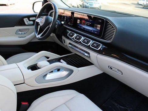 Used 2024 Mercedes-Benz GLE 450e 4MATIC image 12