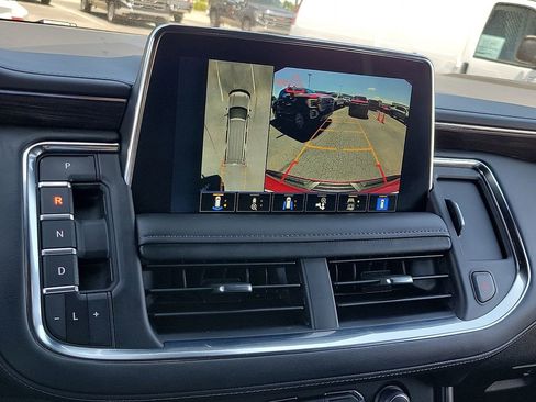 Used 2024 Chevrolet Tahoe Z71 w/ Luxury Package AWD/4WD image 17