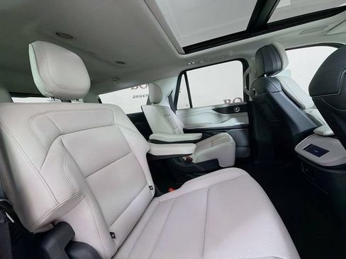 New 2026 Lincoln Navigator L Reserve AWD/4WD image 31
