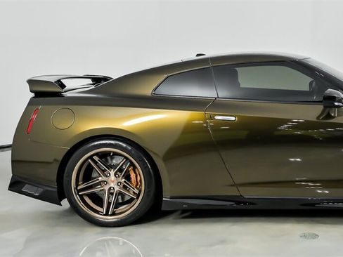 Used 2020 Nissan GT-R Premium AWD/4WD image 13