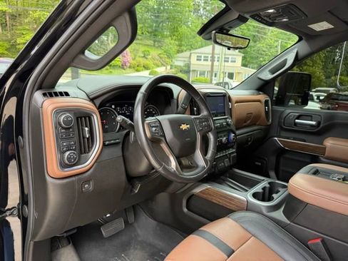 Used 2022 Chevrolet Silverado 2500 High Country w/ LPO, Hitch Package AWD/4WD image 26