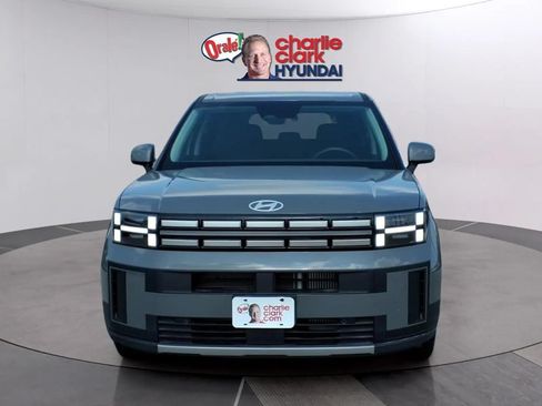 Used 2025 Hyundai Santa Fe SE FWD image 8