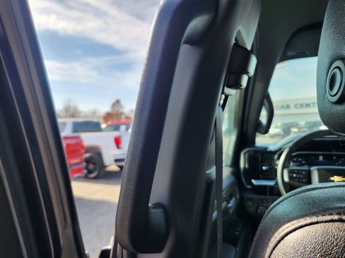 Used 2022 Chevrolet Silverado 1500 High Country image 32