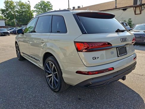 Used 2023 Audi Q7 3.0T Premium Plus w/ Premium Plus Package AWD/4WD image 4