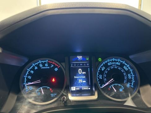 Used 2023 Toyota Tacoma Limited AWD/4WD image 10