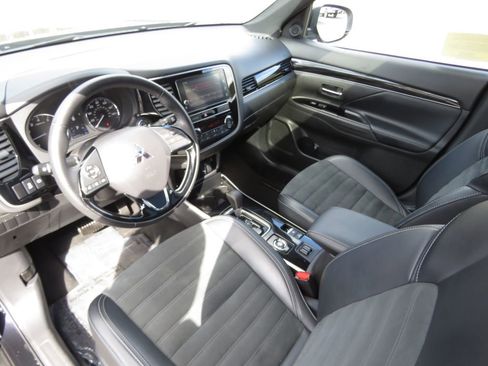 Used 2019 Mitsubishi Outlander SEL image 11