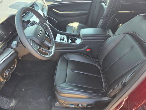 Used 2026 Jeep Grand Cherokee Limited w/ Limited Altitude Package AWD/4WD image 12