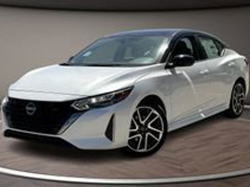 Used 2025 Nissan Sentra SR image 1