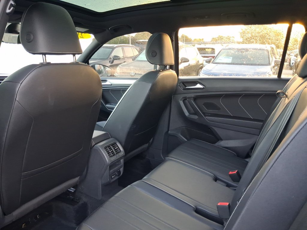 Certified 2024 Volkswagen Tiguan SE R-Line FWD image 16