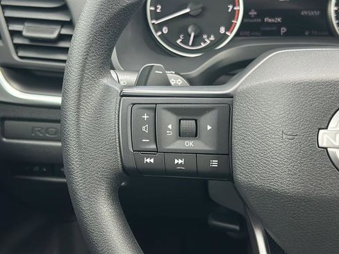 Used 2025 Nissan Rogue S image 23