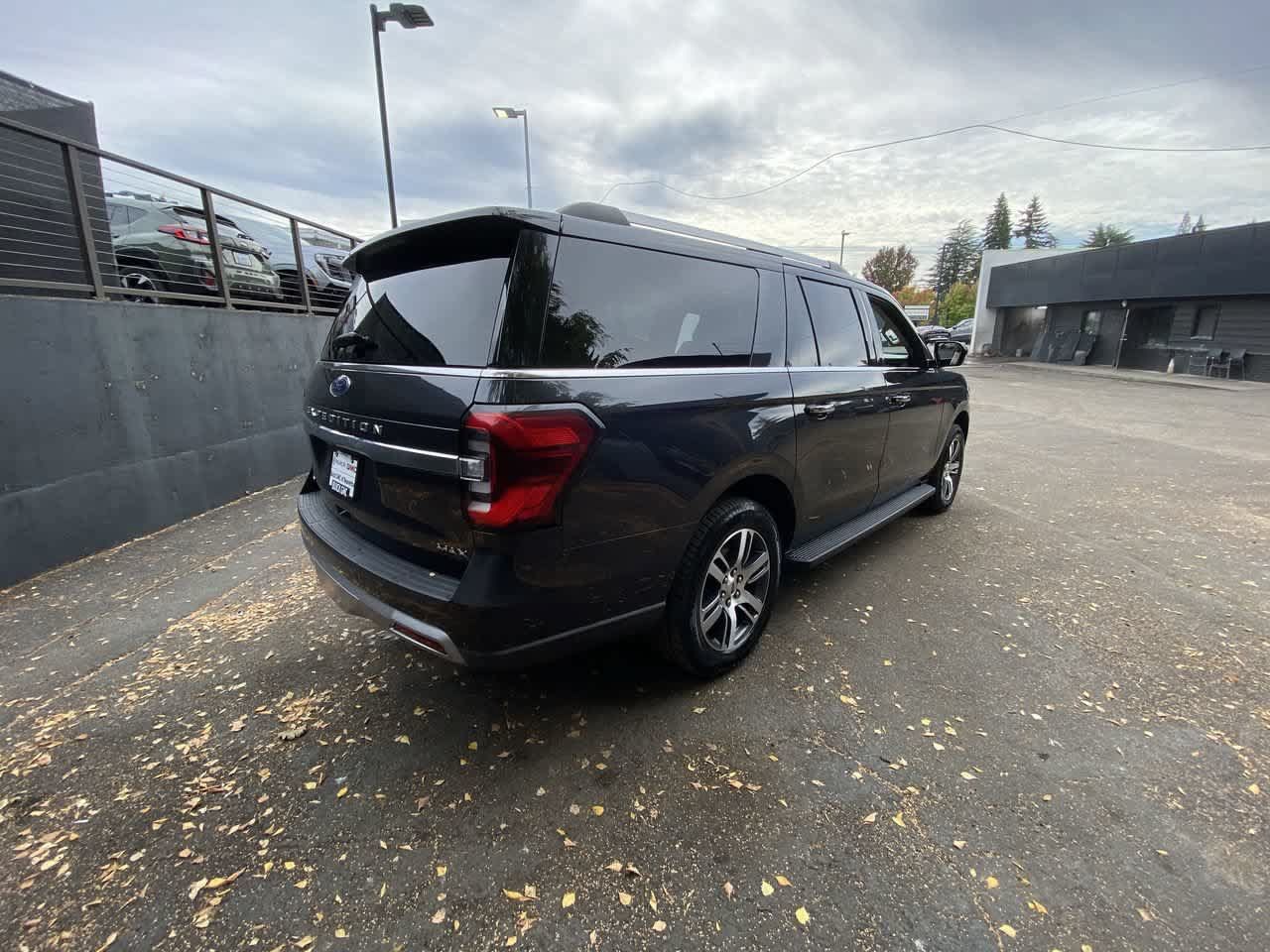 Used 2024 Ford Expedition Max Limited AWD/4WD image 6