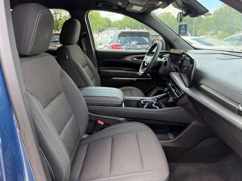 Used 2025 Chevrolet Traverse LT w/ Enhanced Driving Package FWD image 23