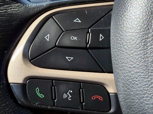 Used 2017 Jeep Renegade Latitude w/ Cold Weather Group AWD/4WD image 21