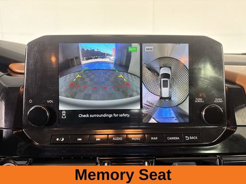 Used 2024 Nissan Pathfinder Platinum w/ Cargo Package image 18