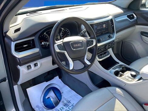 Used 2023 GMC Acadia SLT image 17