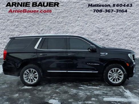 Used 2021 GMC Yukon SLT w/ SLT Premium Package image 4
