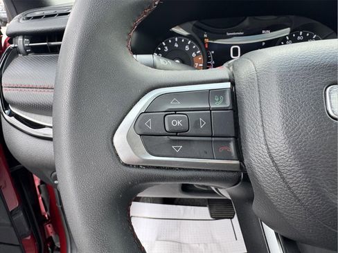 Used 2025 Jeep Compass Trailhawk AWD/4WD image 19